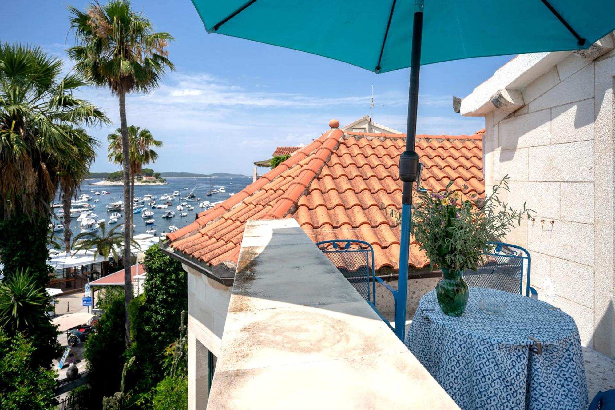 Apartments Villa Domus Marini ฮวาร์ ห้อง รูปภาพ