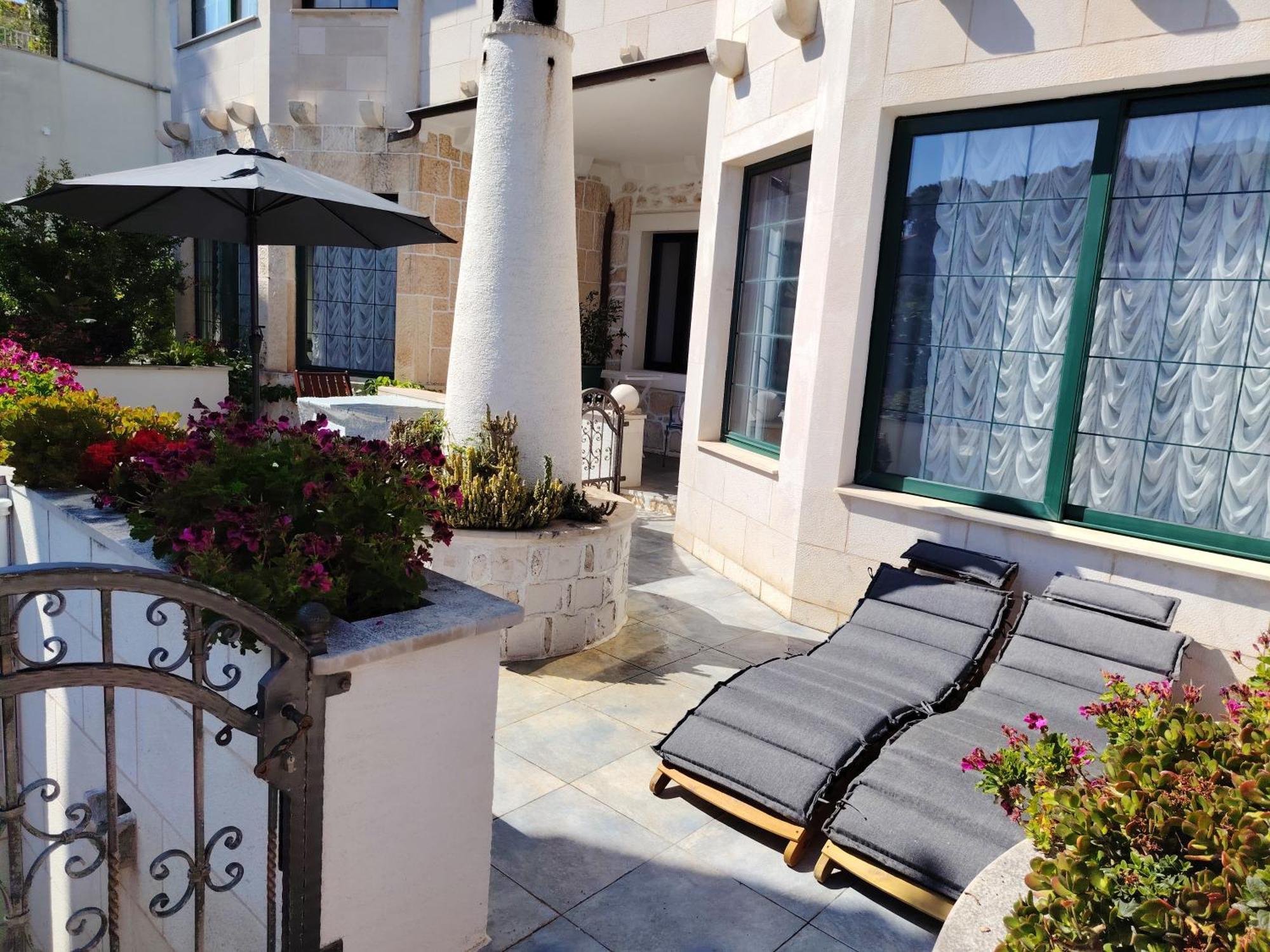 Apartments Villa Domus Marini ฮวาร์ ภายนอก รูปภาพ