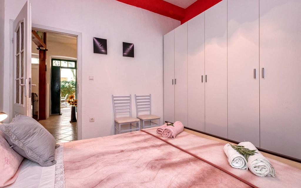 Apartments Villa Domus Marini ฮวาร์ ภายนอก รูปภาพ