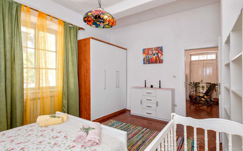 Apartments Villa Domus Marini ฮวาร์ ภายนอก รูปภาพ