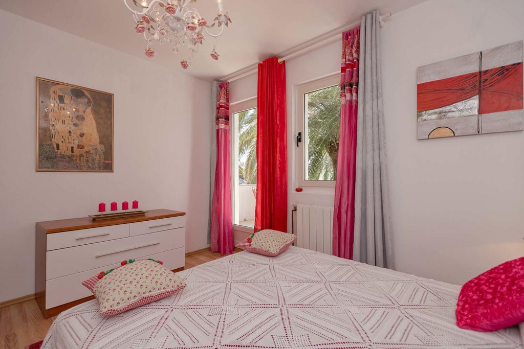 Apartments Villa Domus Marini ฮวาร์ ภายนอก รูปภาพ